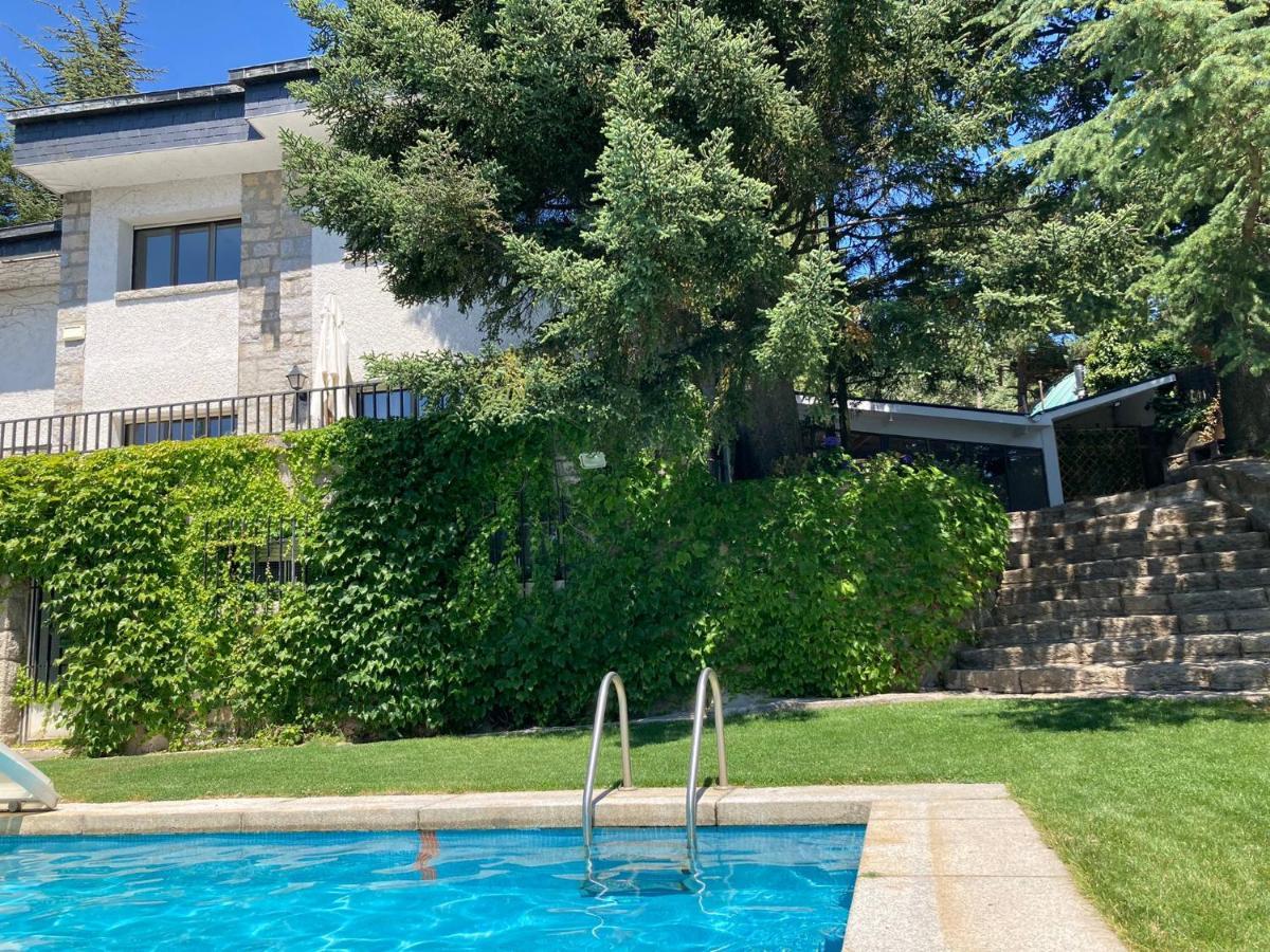 Villa Gran Chalet Con Piscina Y Apartamento En Navacerrada Extérieur photo